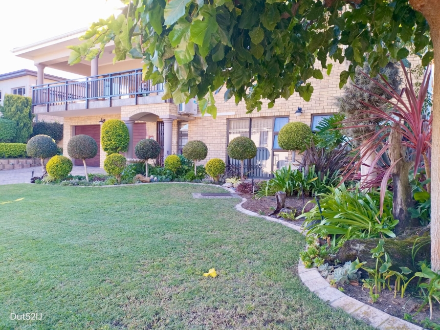 4 Bedroom Property for Sale in Fraaiuitsig Western Cape